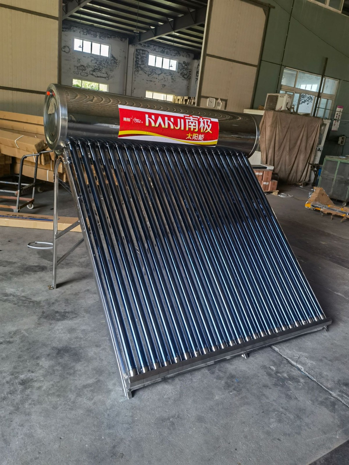 南極太陽能熱水器58 1800 24管熱水器